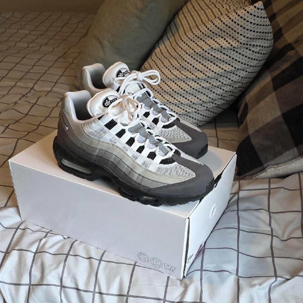 Nike Air Max 95 Gray White Sneakers